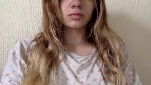 majo_gomezz online show from June 1, 3:03 pm