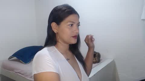 MAKENNAA online show from January 29, 9:55 am