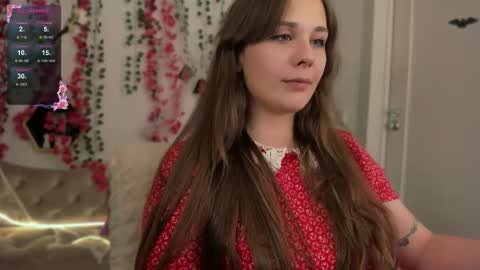 Snapshot of makima_lee chatting on October 18, 9:05 pm Makima online show from October 18, 9:05 pm