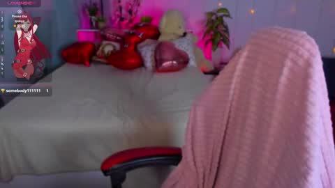 Snapshot of makima_lee chatting on February 13, 2:42 pm Makima online show from February 13, 2:42 pm