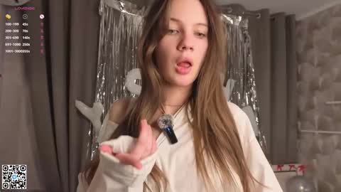 Evelyn online show from February 22, 4:02 am