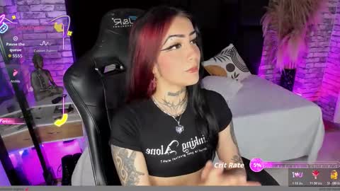 Snapshot of mallory_dietlinde chatting on October 22, 7:35 am mallory_dietlinde online show from October 22, 7:35 am