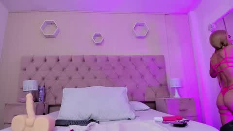 Malury online show from December 1, 9:28 pm