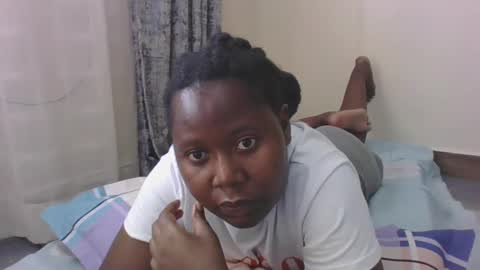 Snapshot of mamasita2023 chatting on January 24, 10:11 am mamasita2023 online show from January 24, 10:11 am