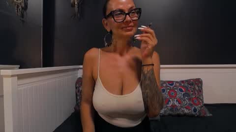 ioana love online show from June 7, 10:38 pm