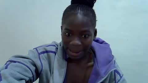 mamichula42 online show from December 2, 2:35 am