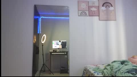 Snapshot of mandy_renzon1_ chatting on December 12, 4:32 pm M A N D Y online show from December 12, 4:32 pm