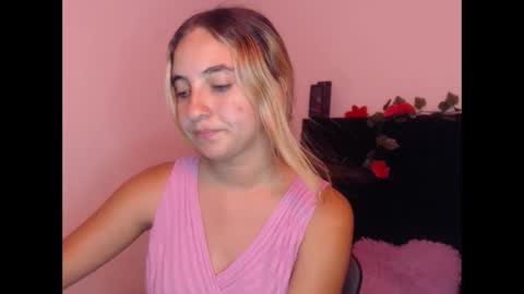 Snapshot of mandyy_petite chatting on October 14, 8:11 pm mandy sofi online show from October 14, 8:11 pm