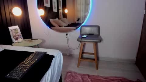 manelyk_evanss online show from May 27, 6:16 pm