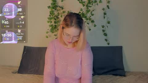 Snapshot of manic_pixie_ chatting on September 13, 6:16 pm manic_pixie_ online show from September 13, 6:16 pm