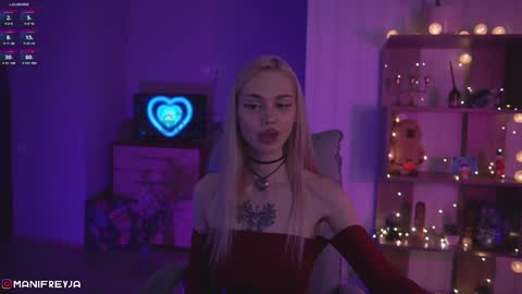 Snapshot of manifreyja chatting on January 20, 10:04 pm Amelie online show from January 20, 10:04 pm