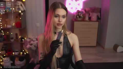 Snapshot of manifreyja chatting on September 17, 8:51 pm Amelie online show from September 17, 8:51 pm