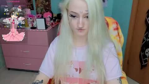 Manuela online show from June 24, 7:02 pm