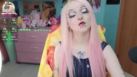 Manuela online show from January 6, 8:12 pm