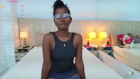 Mara Sinclair online show from July 28, 8:52 pm