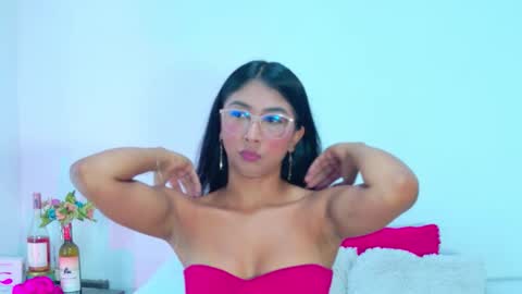 Snapshot of maraa_fox chatting on October 5, 10:04 pm maraa_fox online show from October 5, 10:04 pm