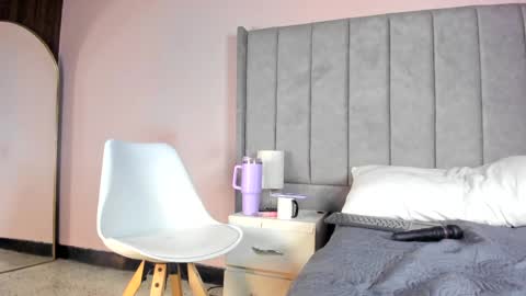 Mara Torres online show from October 2, 2:00 pm