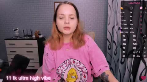 Snapshot of marcelinepeach chatting on October 14, 3:03 pm Sara online show from October 14, 3:03 pm