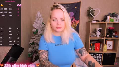 Snapshot of marcelinepeach chatting on January 13, 12:35 pm Sara online show from January 13, 12:35 pm