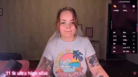 Snapshot of marcelinepeach chatting on September 26, 11:34 pm Sara online show from September 26, 11:34 pm