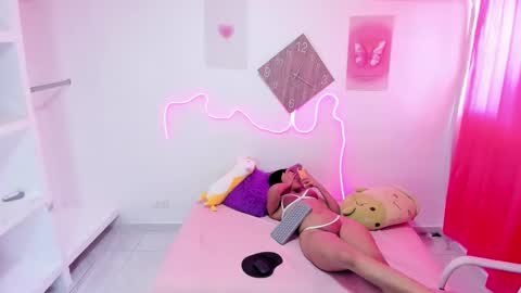 Snapshot of marcy_hot chatting on February 23, 8:39 pm marcy_hot online show from February 23, 8:39 pm