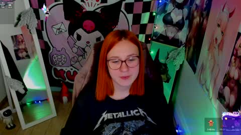 Snapshot of margaret_red chatting on December 10, 1:44 pm Margaret online show from December 10, 1:44 pm