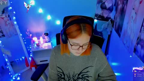 Snapshot of margaret_red chatting on December 15, 4:26 pm Margaret online show from December 15, 4:26 pm