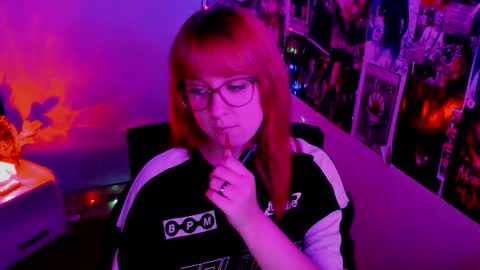 Snapshot of margaret_red chatting on September 20, 5:44 pm Margaret online show from September 20, 5:44 pm