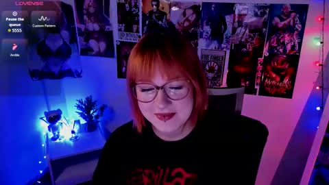 Snapshot of margaret_red chatting on September 22, 9:24 pm Margaret online show from September 22, 9:24 pm