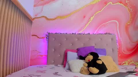 Snapshot of margarita__05 chatting on September 19, 10:58 am margarita__05 online show from September 19, 10:58 am