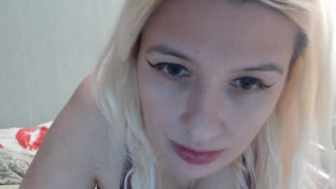Snapshot of margo_shine chatting on December 15, 4:48 pm margo_shine online show from December 15, 4:48 pm