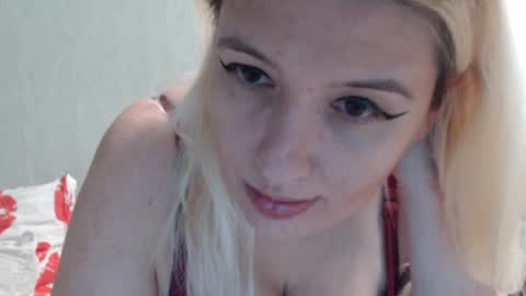 Snapshot of margo_shine chatting on January 17, 6:44 pm margo_shine online show from January 17, 6:44 pm