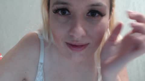 Snapshot of margo_shine chatting on December 10, 6:28 pm margo_shine online show from December 10, 6:28 pm