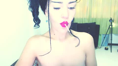 Snapshot of mari4you69 chatting on March 5, 12:33 pm mari4you69 online show from March 5, 12:33 pm