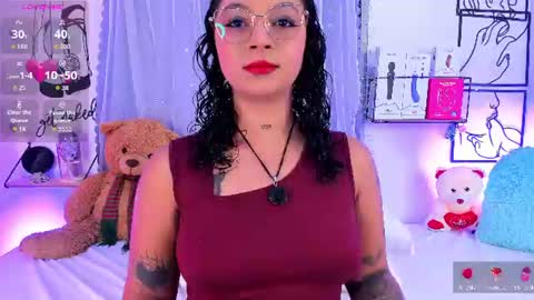 Mari Sweett  online show from June 15, 7:03 pm