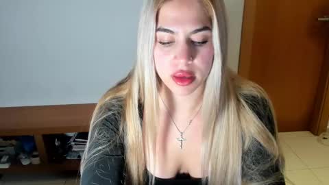 Itslablonde online show from December 1, 11:07 pm