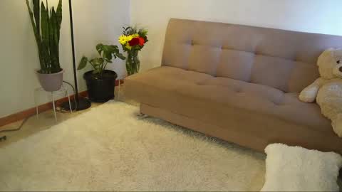 M. online show from September 20, 8:40 pm