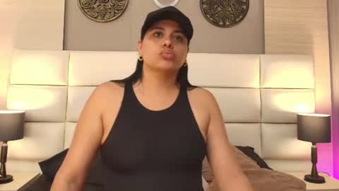 mariabelenx online show from July 28, 4:39 pm
