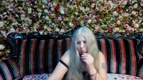 Maria online show from November 28, 10:35 pm