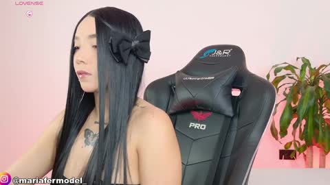 Maria Fer online show from April 10, 5:30 pm