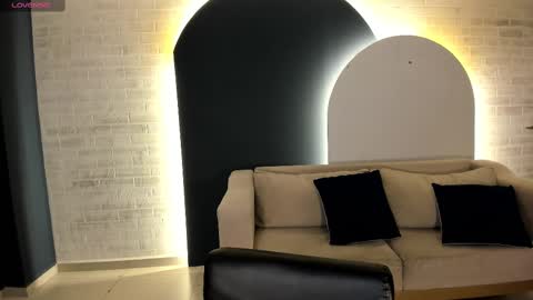 MARIA HERRERA  online show from March 12, 3:02 am