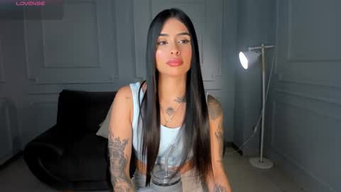 MARIA HERRERA  online show from December 3, 9:50 pm