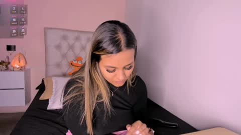 Mariana Roe online show from February 7, 2:19 am