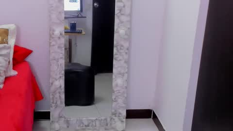      M A R I A N A       online show from December 18, 7:51 pm