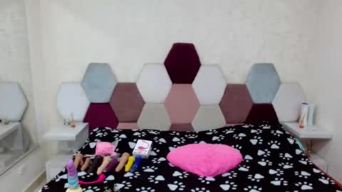 mariana online show from March 24, 3:06 pm