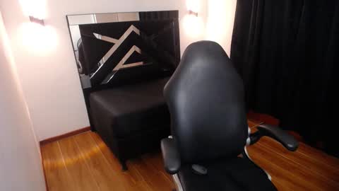 Mariana online show from December 19, 4:27 am