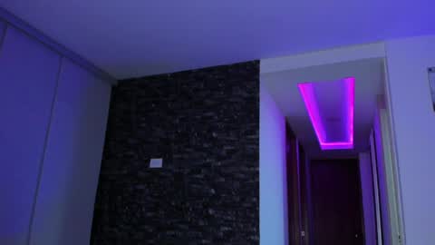 M A R I A N E online show from April 16, 5:19 am