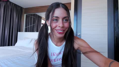 Snapshot of marie_jacob chatting on December 6, 7:54 am Marie online show from December 6, 7:54 am