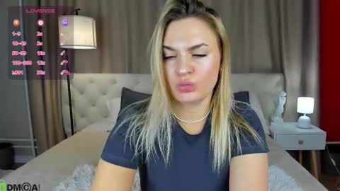 Mariel online show from February 18, 1:27 am