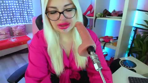 MariellaSun online show from July 5, 8:53 am